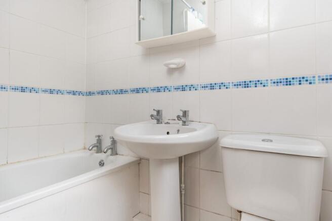 Bathroom (Main)