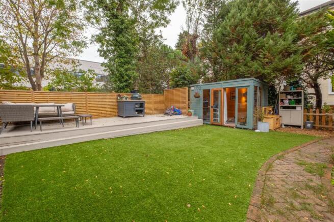 South Bank Terrace, Surbiton photo 4