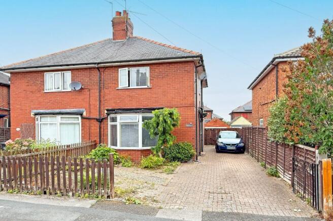 3 bed Semi-Detached for sale in harrogate