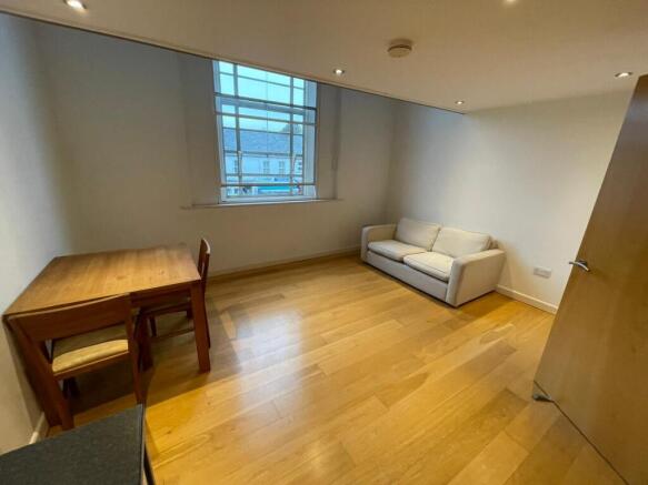 Living Area 002