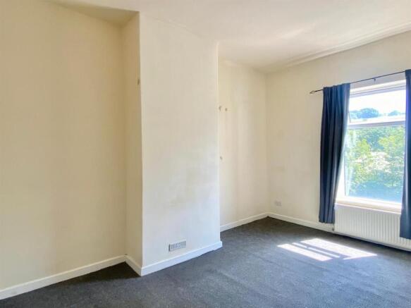 2 bed House for sale Image 6