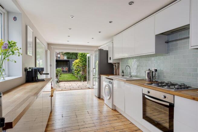 Spruce Hills Road, E17