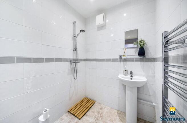 Gf Shower Room