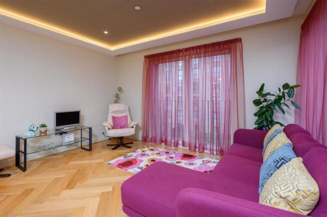 2 bed Apartment for sale Image 10