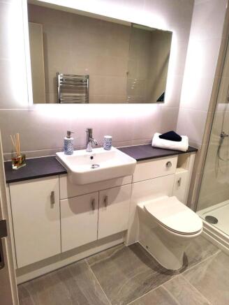 2 bed Apartment to rent Image 7