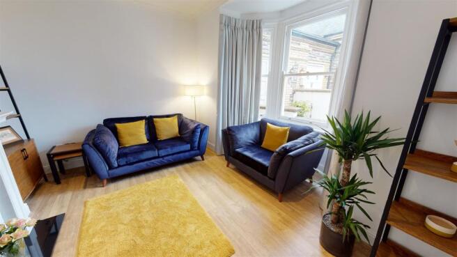 Lounge2.jpg