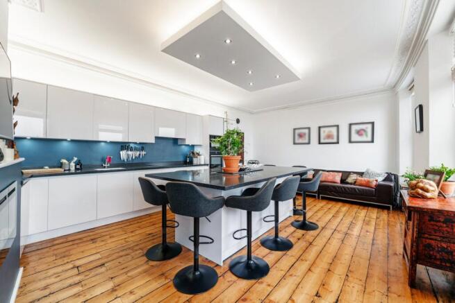 Kitchen/Family Rm