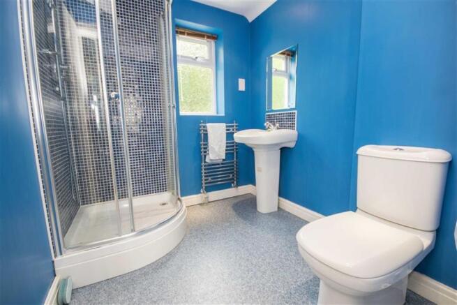 EN SUITE SHOWER ROOM