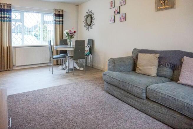 Lounge/Dining Room