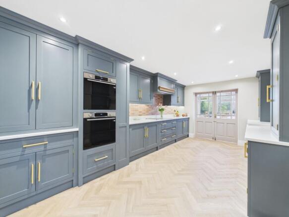 Entertaining Dining Kitchen