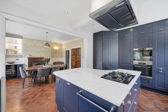 4 bed Semi-Detached for sale Image 11