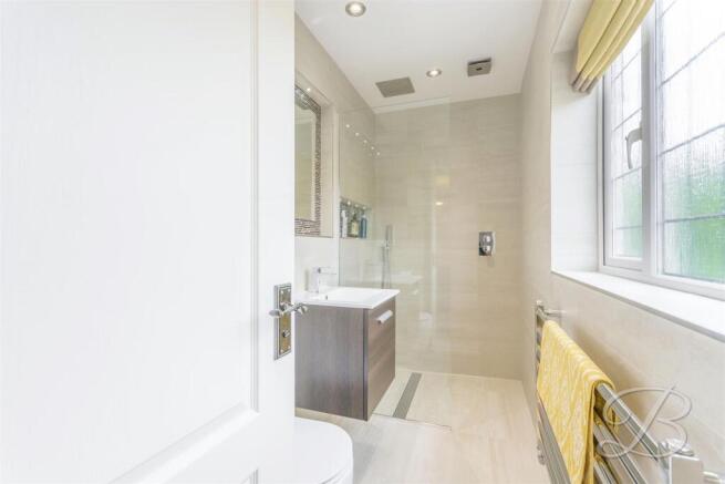 ensuite.jpg