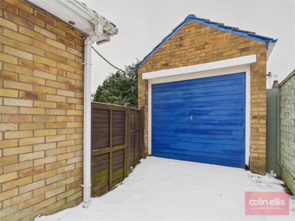 2 bed Detached Bungalow for sale Image 11