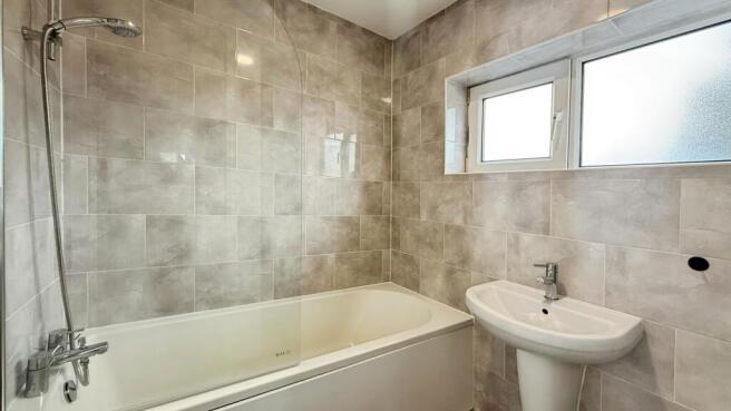 3 bed Semi-Detached for sale Image 9