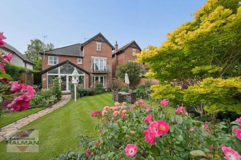 Dane Road, Sale, M33