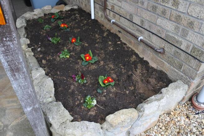 RAISED BED