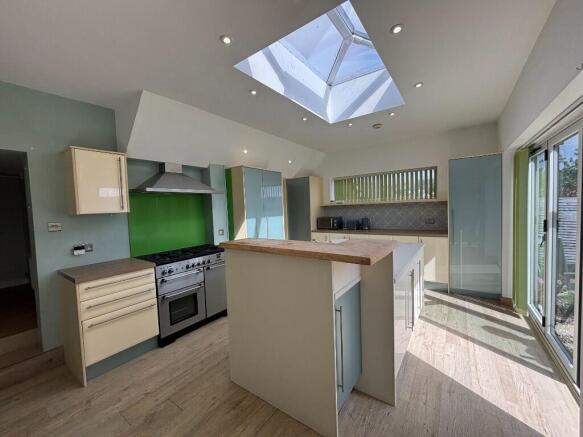 LG Stunning Kitchen 