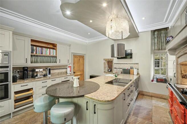 9 bed Semi-Detached for sale Image 9