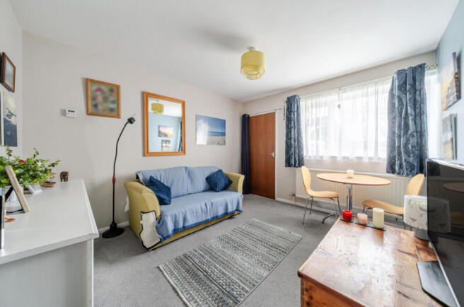 1415366-2-698f435...