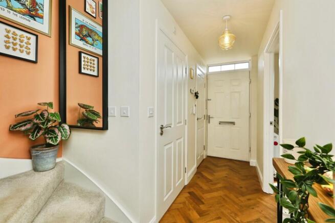 4 bed Town House for sale Image 2