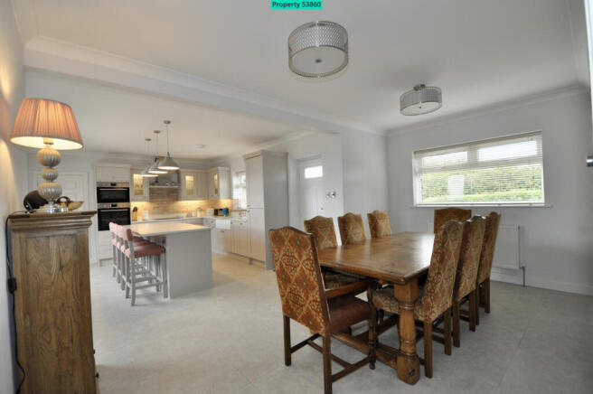 4 bed Detached Bungalow for sale Image 12