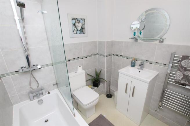 Bathroom.JPG