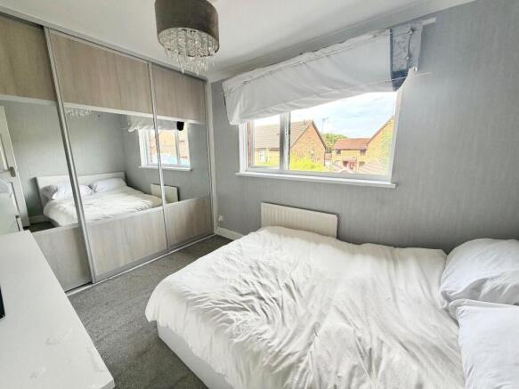3 bed Semi-Detached for sale Image 9