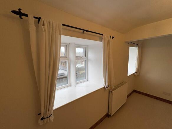 2 bed Terraced to rent Image 8
