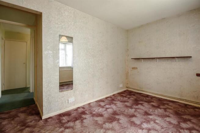 8466241-interior02.jpg