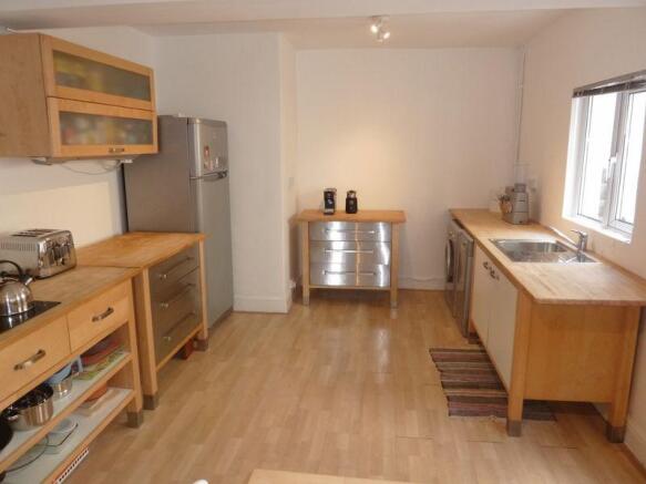Kitchen/Dining...