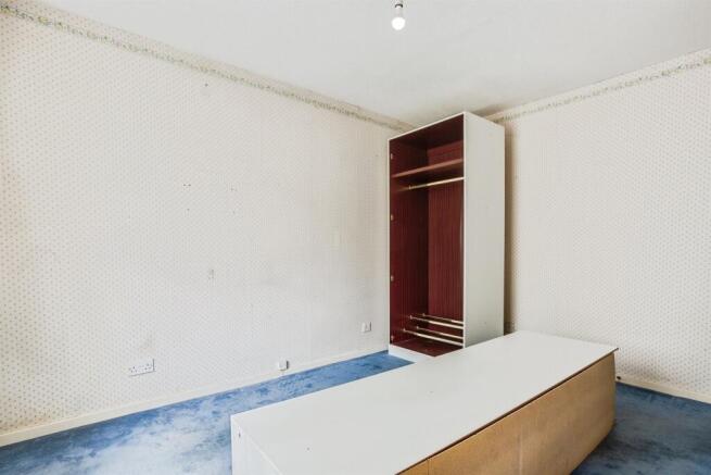 2 bed Flat for sale Image 10