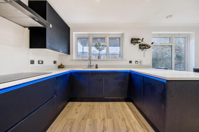 1370392-19-68f62c...