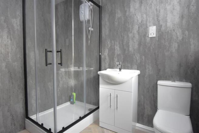 1 bed House Share to rent Image 5