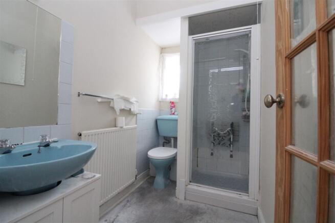 Flat 2, 32 Bispham Road, Thornton-Cleveleys, Lancashire FY5 1DG photo 5
