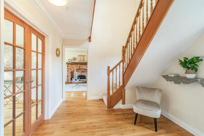 8487991-interior16.jpg