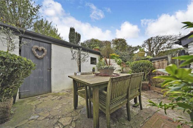 Outbuilding Garden 1