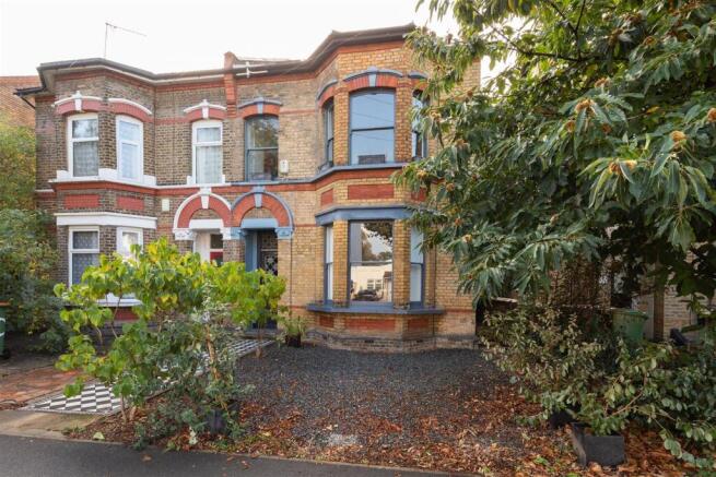 Earlham Grove, E7