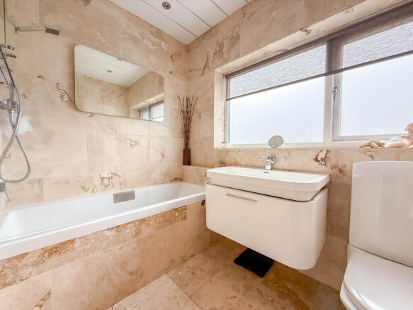 3 bed Bungalow for sale Image 7