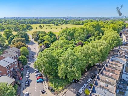 Ducketts Apartments, Bow