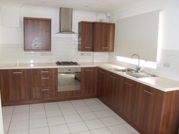 KITCHEN/BREAKFAST