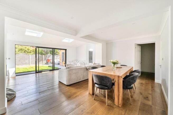 4 bed Detached for sale Image 4