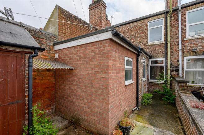 2 bed Terraced for sale Image 12