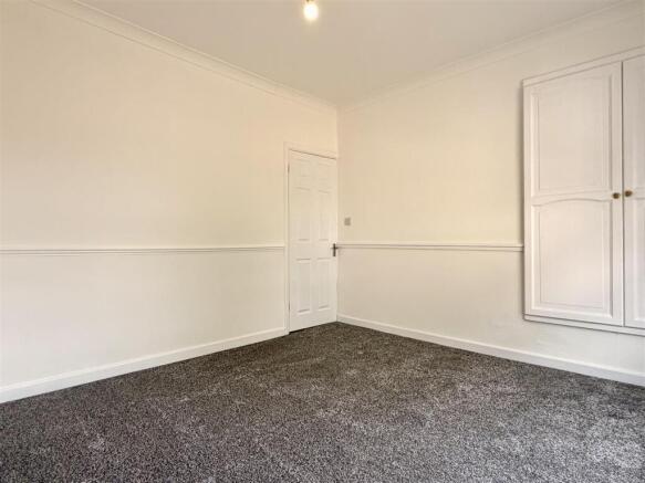 3 bed Terraced for sale Image 11