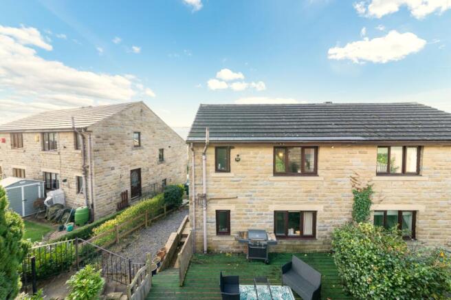 3 bed Semi-Detached for sale in shelley