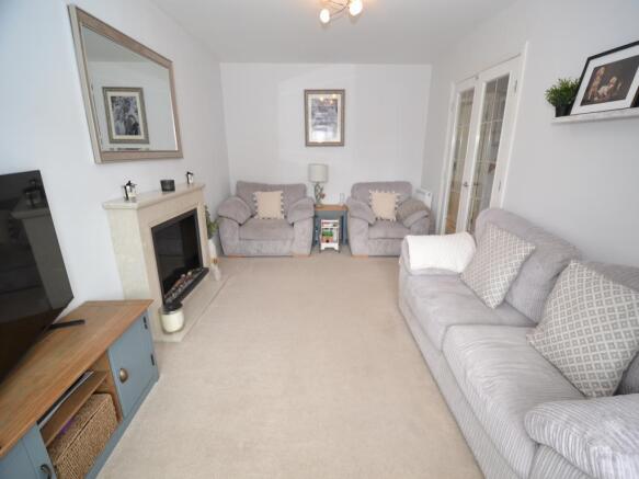 4 bed Detached for sale Image 5