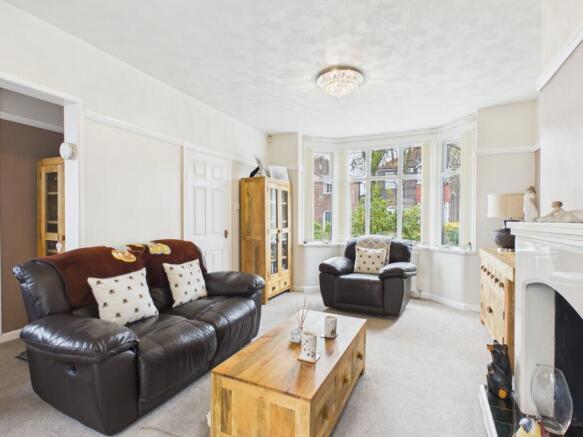 CAM03729G0-PR0283-STILL008