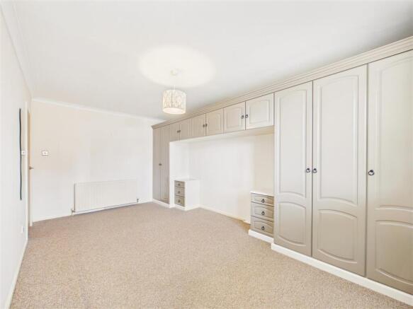 2 bed Apartment for sale Image 6