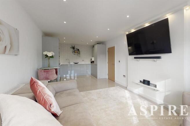 Aspire Estate Agents Benfleet 1.jpg