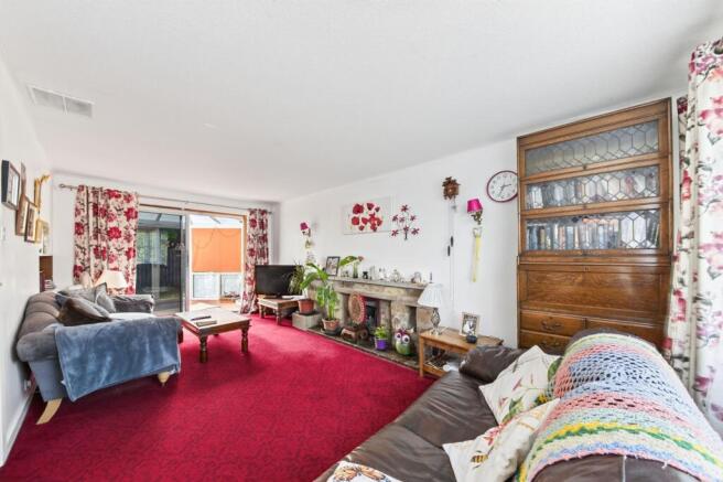 5 bed Detached for sale Image 10