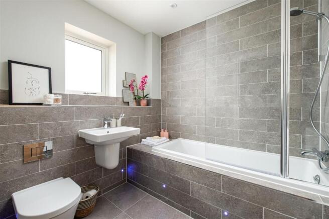 Bathroom_1.jpg